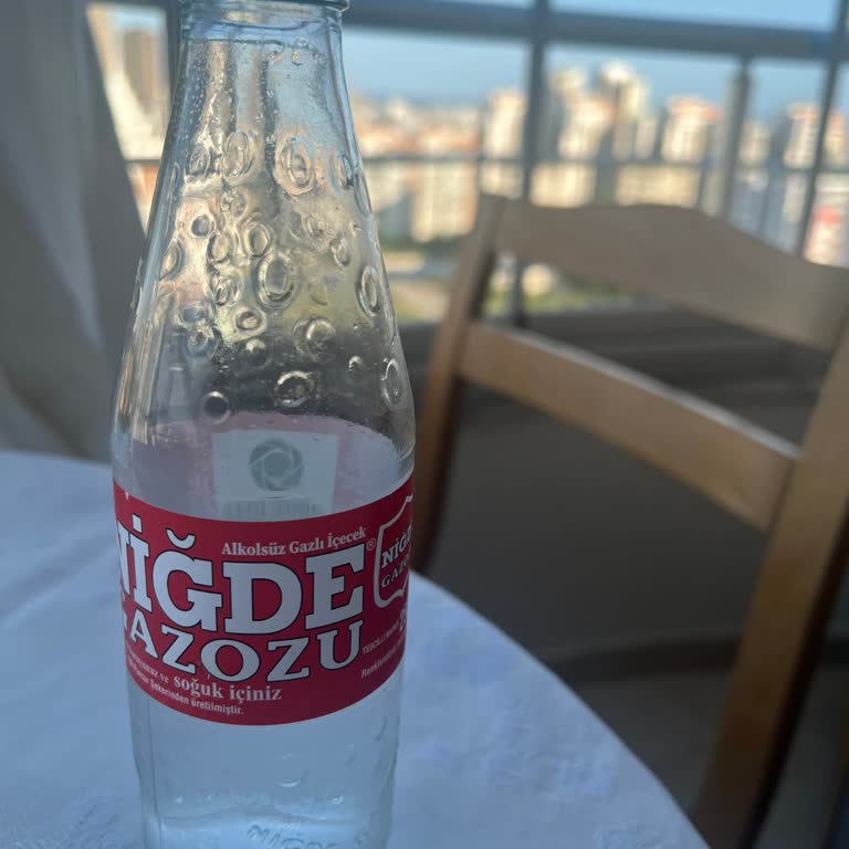 Yarım Dolu Cam Şişede Niğde Gazozu Üretim Hatası