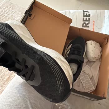 Yeni Adidas Ayakkabısı 4 Saatte Açıldı, İade Reddi