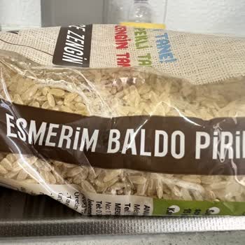 Kapalı Pirinç Paketi İçinde Kurtlar Bulundu
