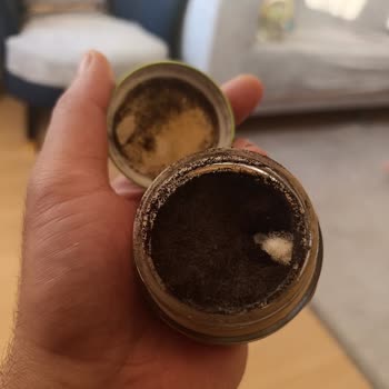 Son Kullanma Tarihi Geçerli Olan Bebek Maması Küflü Ve Riskli