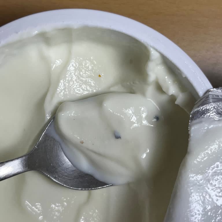 Migros Hemen'den Sek Quark Ürününün İçinde Yabancı Madde Tespiti