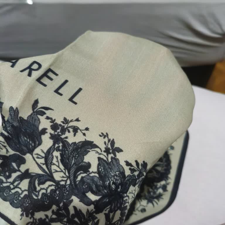 Yanıltıcı Şal Görselleri Ve Cevapsız Destek