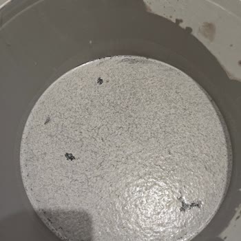 Polisan Elegans İç Cephe Boyasında Kapatıcılık Sorunu Ve Kovanın Siyaha Dönüşü