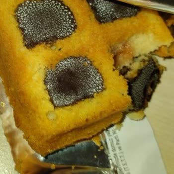 A101 Şubesindeki Kekspır Waffle’da Çikolata Lekesi Ve Hijyen Endişesi