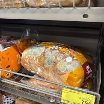 Carrefour Mini Şişli’de Küflü Ekmek Ve Hijyen İhlali
