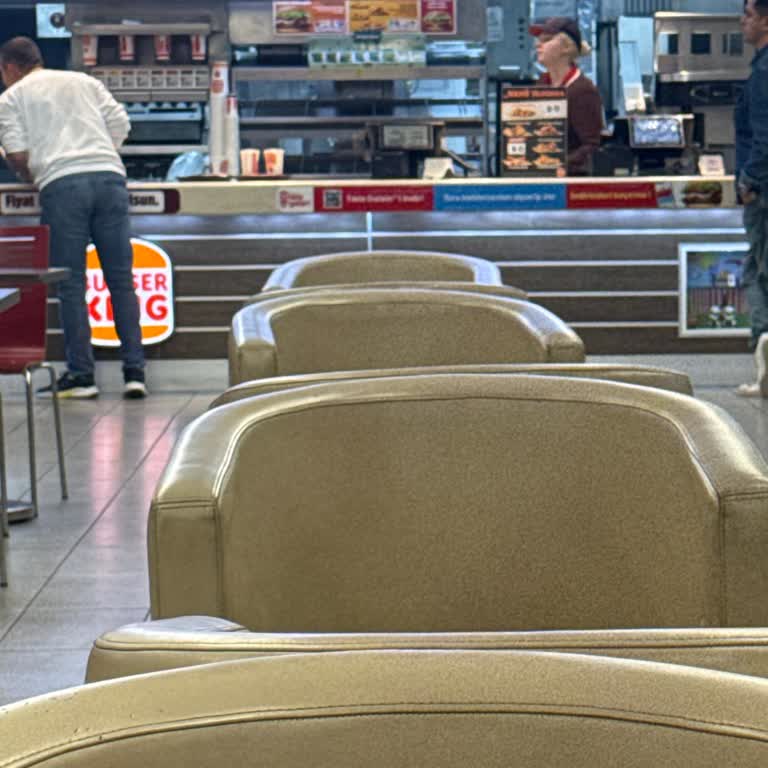 Kapanış Saatine Yakın Ödeme Reddedilen Burger King Şubesi