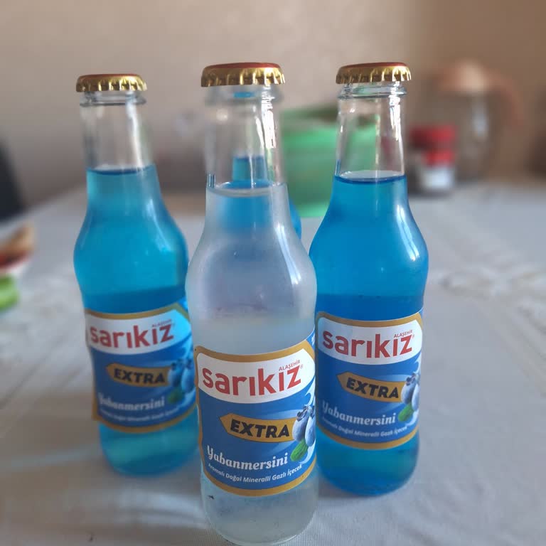 Sarıkız Yaban Mersinli Maden Suyu Paketi İçinde Renksiz Şişe Ve Gıda Güvenliği Şüphesi
