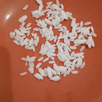Yabancı Beyaz Tanecikler İçeren Pirinçte Gıda Güvenliği Endişesi
