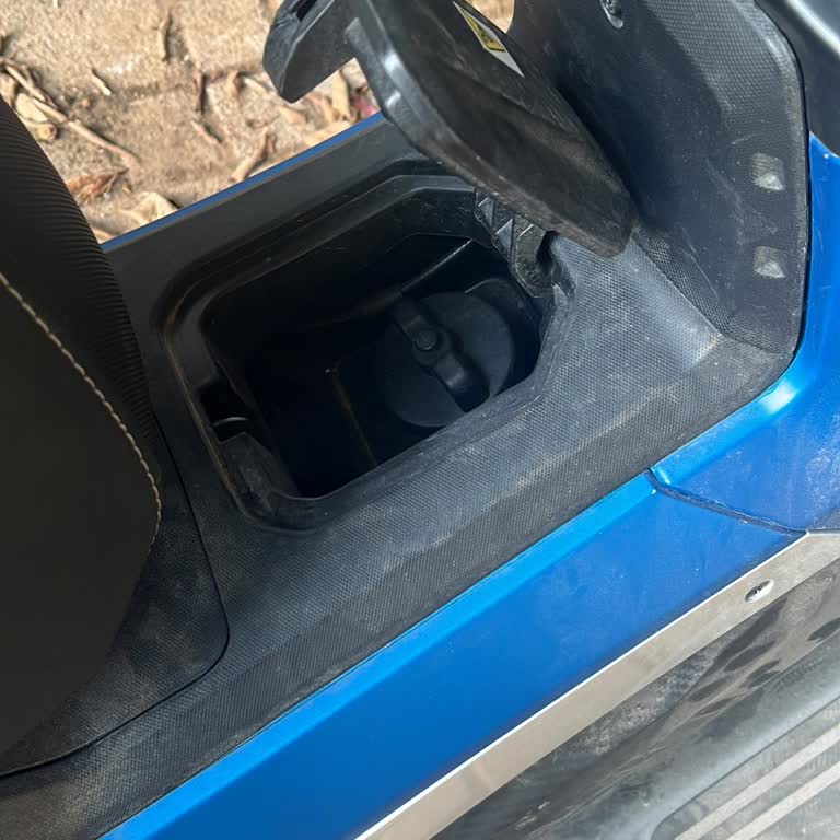 Benzin Depo Kapağı Açık Kalan Scooter’da Parça Eksikliği Ve Acil Çözüm Talebi