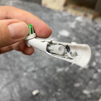 Oral B Diş Fırçası Başlıklarında Küflenme Ve Sağlık Riski