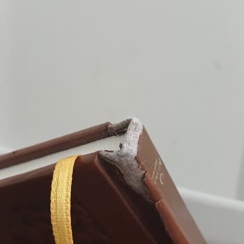 Deri Kapaklı Kitabım Kısa Sürede Açıldı Stok Olmadığı İçin Değişim Yapılamıyor