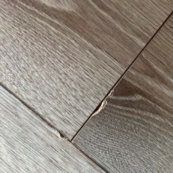 Krono Markalı Parkette Kenar Ayrılma Ve Çatlama Sorunu, Satıcıdan Yanıt Yok