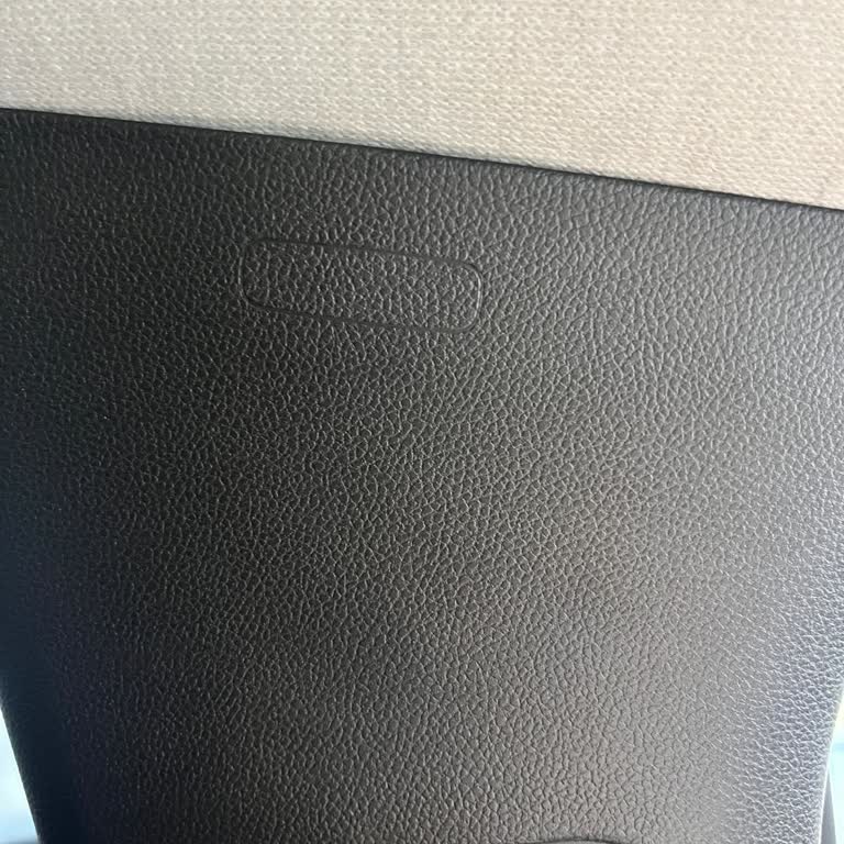 B Sütunundaki Perde Hava Yastığı Parçasında Airbag İşareti Eksik