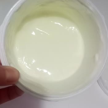 Kayık Ambalajda Maden Suyu Şişeleri Düşme Tehlikesi