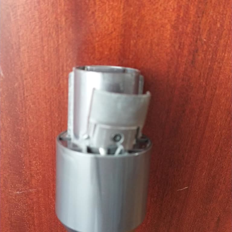 Dyson V11 Advanced Hazne Ve Boru Soketinin Kırılması Garanti Reddi