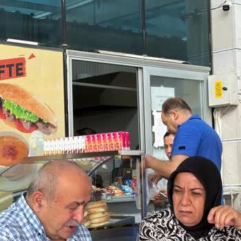 Poliklinik Kantininde Hijyen Sorunu Ve Saygısız Personel Tutumu