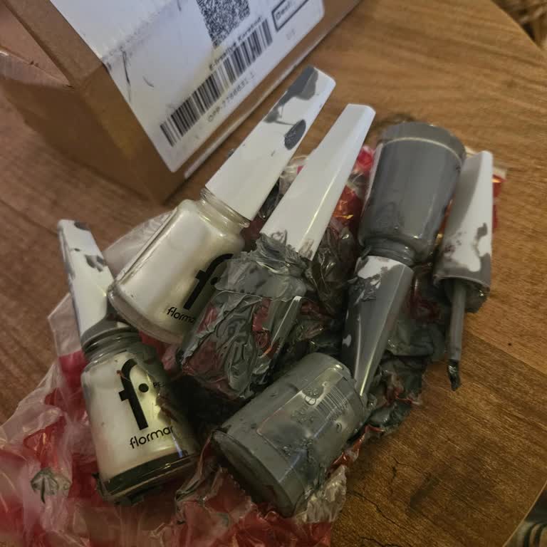 Kırık Oje Ve Mağaza Değişim Reddi Flormar Online Siparişinde Kargo İadesi Zorunluluğu