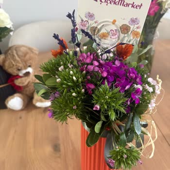 Görsellerdeki Çiçekler Gönderilenlerle Uyuşmadı, Müşteri Hizmetinden Yardım Alınamadı
