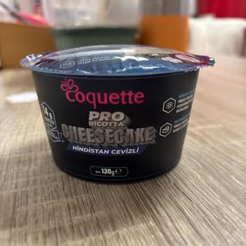 Coquette Pro Ricotta Cheesecake'te Şişmiş Kapak Ve Kötü Koku: Son Kullanma Tarihine Rağmen Bozulma