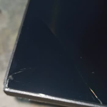 Teslim Edilen Monitörde Kırık Ekran, Media Markt'tan Belgeli Değişim Talebi