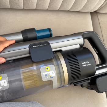 Kırılan Plastik Parçalar Ve Yanlış Motor Serisi Nedeniyle Kullanılamayan Philips Süpürge