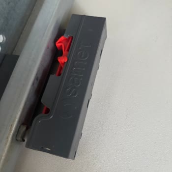 Samet TV Ünitesindeki Çekmece Kilit Parçasının Tek Başına Temin Edilememesi
