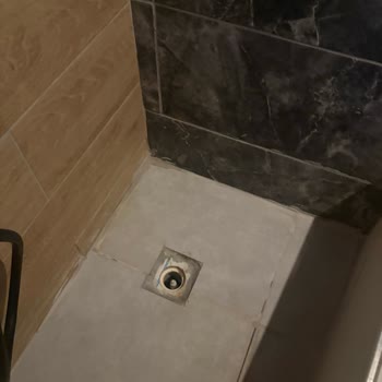 Yanıltıcı Otel Bilgileri, Uzak Otopark Ve Kötü Oda Koşulları