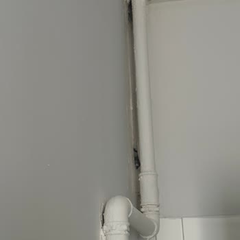 Yanıltıcı Otel Bilgileri, Uzak Otopark Ve Kötü Oda Koşulları