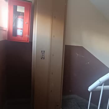 Arvato Kargo'nun Gardırobu Apartman Girişinde Bırakması Ve Teslim Etmemesi