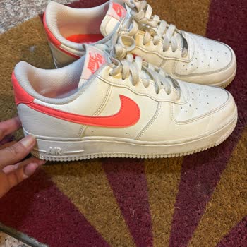 Nike Air Force 1 Ayakkabısında Erken Soyulma, Mağaza Kullanıcı Hatası Diyor