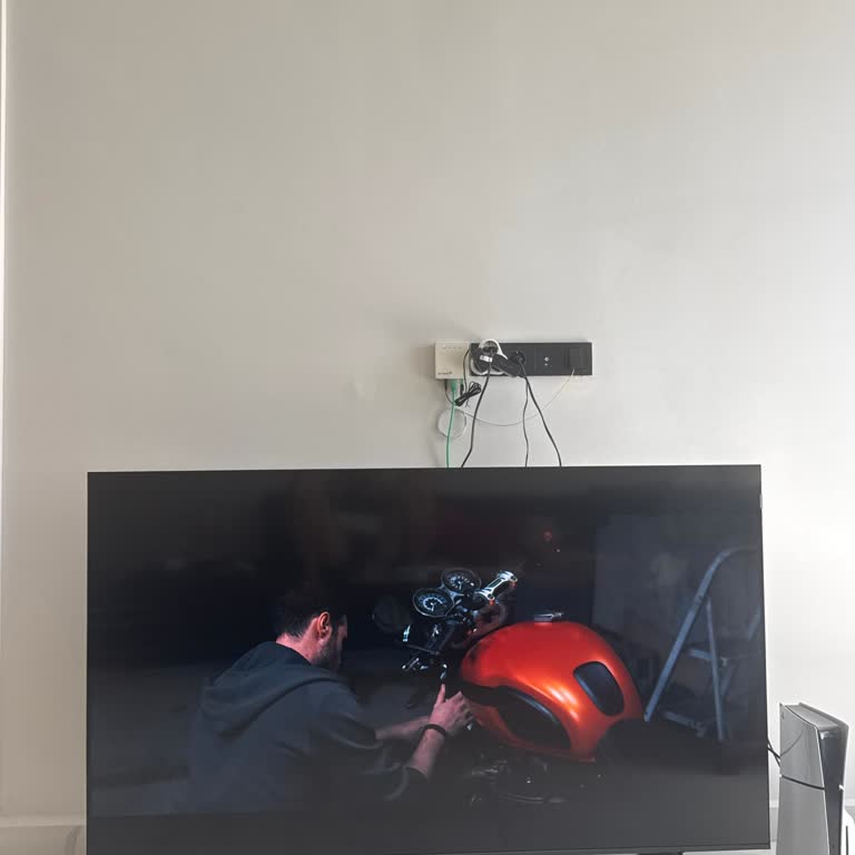 TCL Servis Ekibi Duvara Montajı İçin Yetersiz Donanımlı