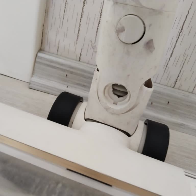 Kırık Süpürge Başlığı İçin 5 Arıza Kaydı, Çözüm Yok