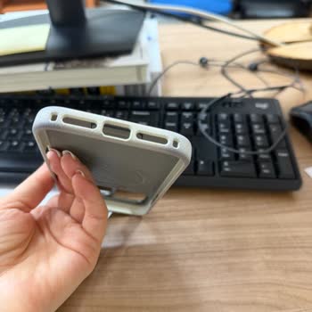 Kalıcı Leke Sorunu Yaşadığım Telefon Kılıfına İade Talebi