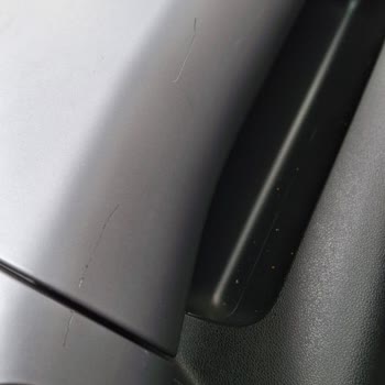 Opel Yetkili Servisinde Cam Değişiminde Oluşan Çizik İçin 3,5 Ay Çözüm Bekleniyor