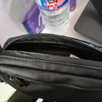 Pull&Bear Bag Started Peeling After Short-Term Use
