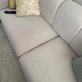 Renk Bulaşması Nedeniyle Çeyiz Pijaması Mobilya Ve Nevresim Takımını Zedeledi, Müşteri Hizmetleri Yardımsız Kaldı