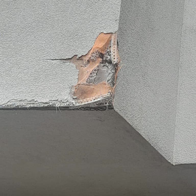 İstanbul AVM Maltepe Kamyon Çarpması Sonrası A Blok Duvar Hasarı Ve Cevapsız Yönetim
