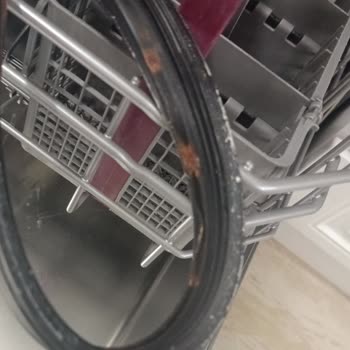 Arçelik Bulaşık Makinesinde Tekrarlayan Paslanma Ve Ürün Değişimi Talebi