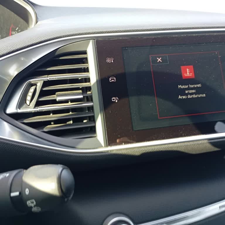 Peugeot 308 Soğutucu Seviyesi Sensörü Eksikliği Nedeniyle Motor Aşırı Isınması Ve Masraflı Onarım