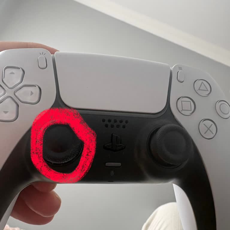 Miomi Market'ten Alınan PlayStation Konsolunun Analog Tuşu Arızalı Ve Satıcı İlgisiz