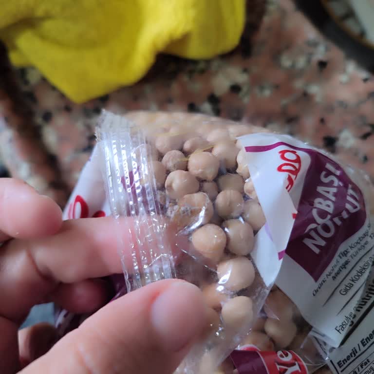 Migros’ta Satın Alınan Yayla Nohutta Kurtlanma Ve Sağlık Endişesi