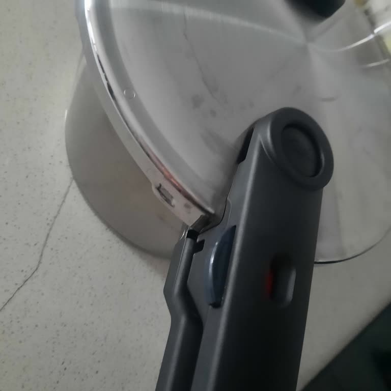 Fissler Düdüklü Tencere Kapağı Açılmıyor, Yetkili Servise Ulaşılamıyor