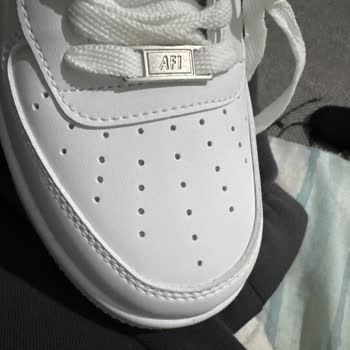 Defolu Nike Air Force 1 İçin İade Talebi Ve Yanıtsız Müşteri Hizmetleri