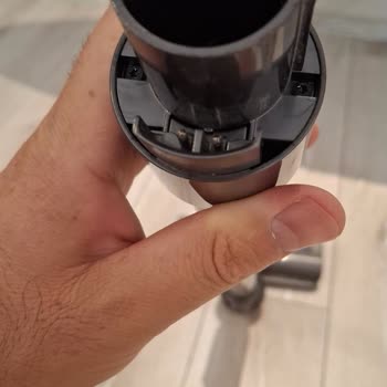 Dyson Süpürge Borusu Çatladı Ve Garanti Kapsamında Çözüm Bekliyorum