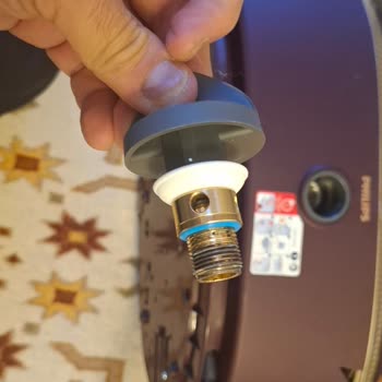 Hepsiburada'ya Kırık Ve Kullanılmış Ütünün Yeni Ürün Gibi Gönderilmesi Ve İade Talebi