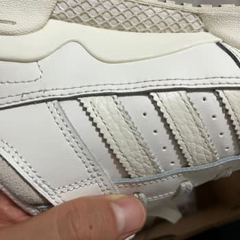 Kısa Sürede Görülen Dikiş Ve Dil Hatalarıyla Ayıplı Adidas Ayakkabı