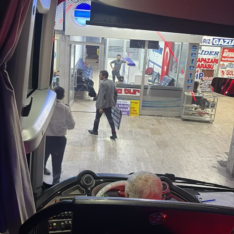 İstanbul İzmit Otobüs Seferinin Gecikmesi Ve Bilgilendirme Eksikliği