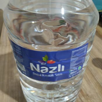 Nazlı Doğal Kaynak Suyu İçince Mide Bulantısı Ve Güvenlik Endişesi