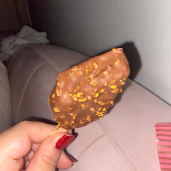 Adora Antep Fıstıklı Dondurmanın Yanıltıcı Ambalajı Ve Küçük Boyutu