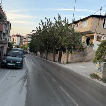 Hatay Büyükşehir Belediyesi Sümerler Mahallesi Dursuniye Caddesi’nde Asfalt Çatlağından Atık Su